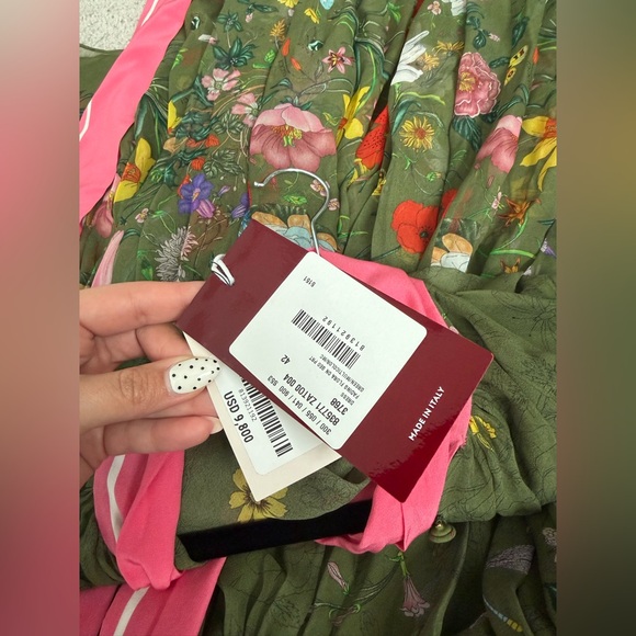 Gucci Fading Flora 100% Silk Pleated Dress! - Picture 4 of 5